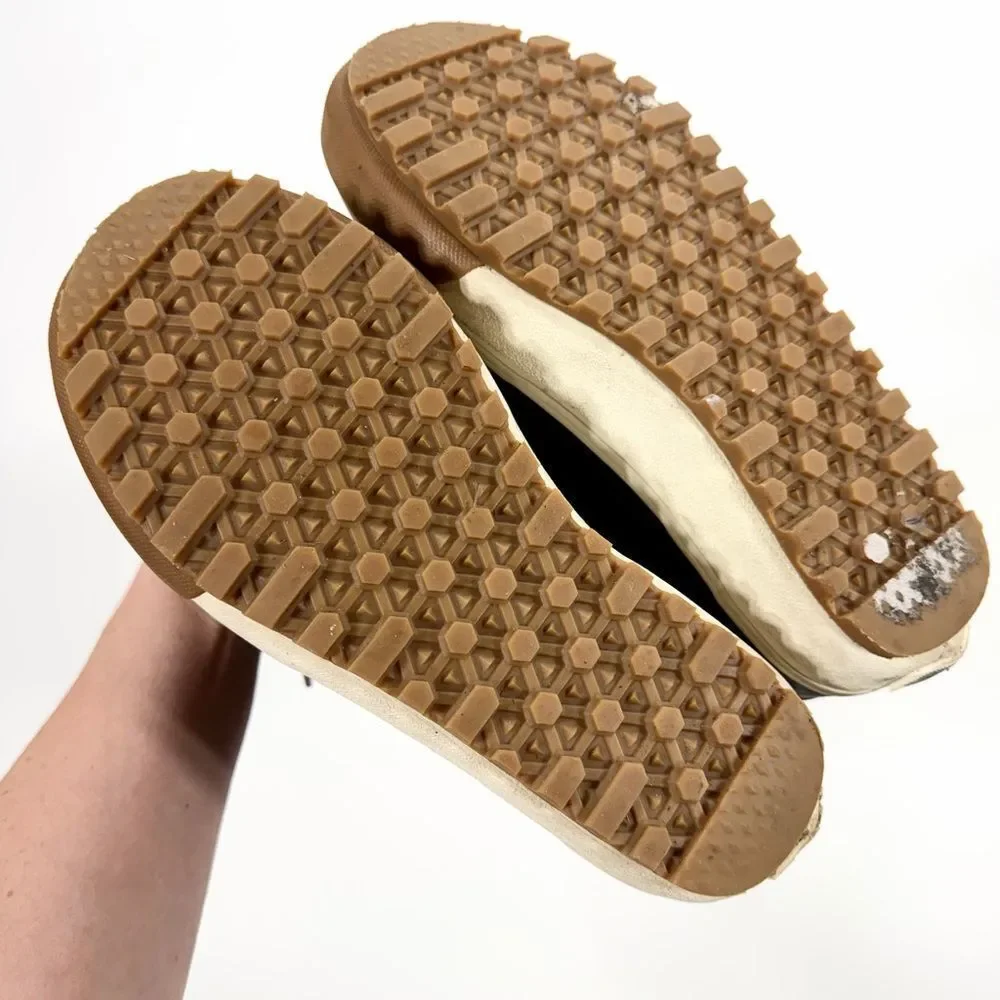 Vans Winter Boots – Size 4.5